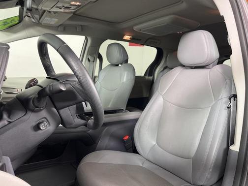 2023 Toyota Sienna Limited 7-Passenger