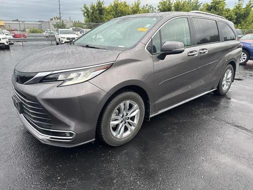 2023 Toyota Sienna Limited 7-Passenger