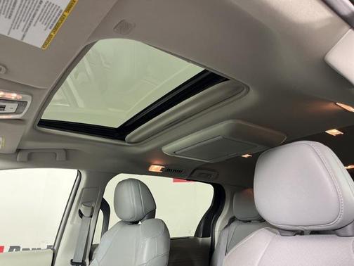 2023 Toyota Sienna Limited 7-Passenger