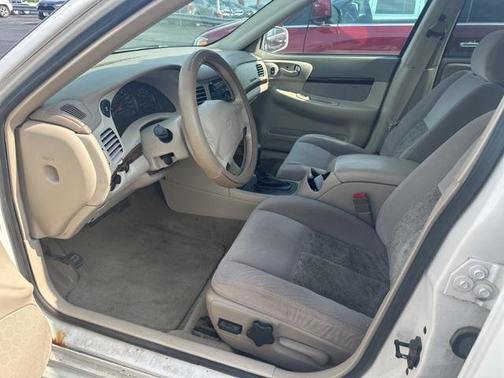 2004 Chevrolet Impala LS