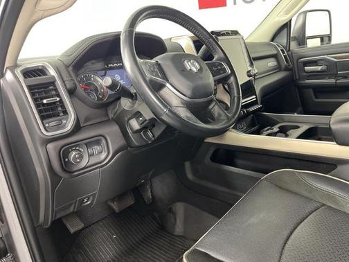 2023 RAM 3500 Laramie Crew Cab 4x4 8' Box