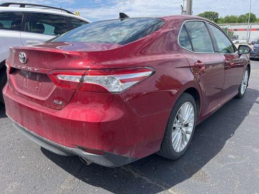 Pearl 2018 Toyota Camry XLE