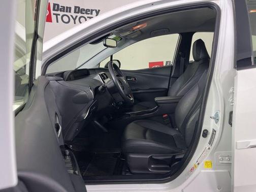 2022 Toyota Prius L