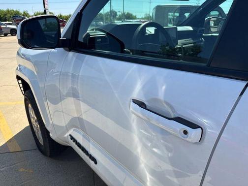 Ice Cap 2024 Toyota Tacoma SR5