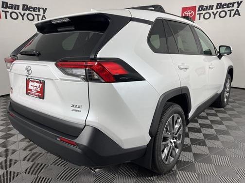 2025 Toyota RAV4 XLE Premium
