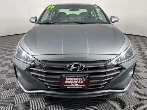 2019 Hyundai ELANTRA SE