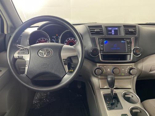 2013 Toyota Highlander SE