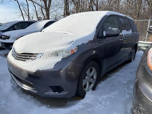 2017 Toyota Sienna LE