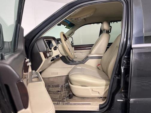 2003 Lincoln Aviator Base