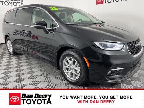 2023 Chrysler Pacifica Touring-L