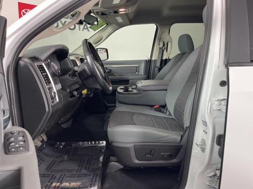 2020 RAM 1500 Classic Warlock Crew Cab 4x4 5'7' Box