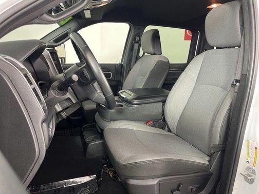 Bright White Clearcoat 2024 RAM 2500 Big Horn Crew Cab 4x4 6'4' Box