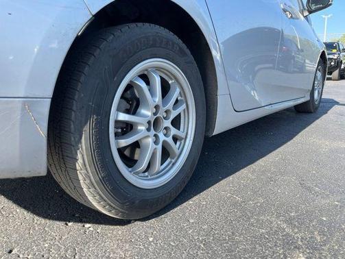 Classic Silver Metallic 2017 Toyota Prius Four