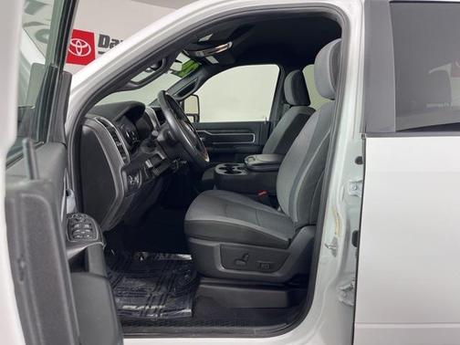 2024 RAM 3500 Big Horn Crew Cab 4x4 8' Box