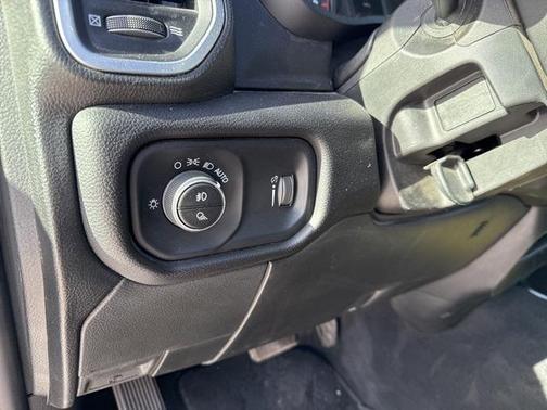 2024 RAM 3500 Big Horn Crew Cab 4x4 8' Box