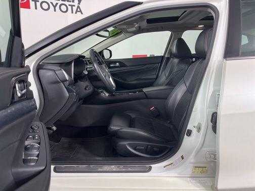 Pearl White Tricoat 2020 Nissan Maxima 3.5 Platinum