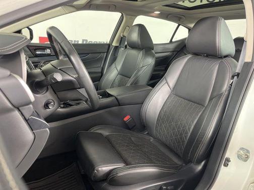 Pearl White Tricoat 2020 Nissan Maxima 3.5 Platinum