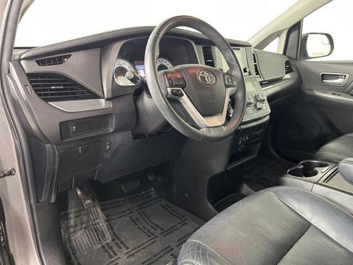 2017 Toyota Sienna SE