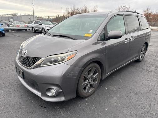 2017 Toyota Sienna SE