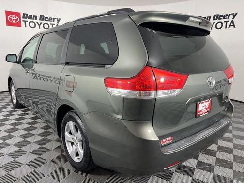 2011 Toyota Sienna LE