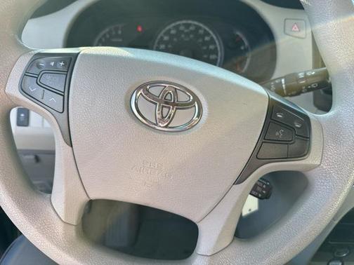 2011 Toyota Sienna LE