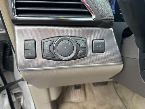 2013 Lincoln MKX Base