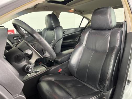 2014 Nissan Maxima SV