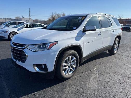 Summit White 2019 Chevrolet Traverse LT Cloth