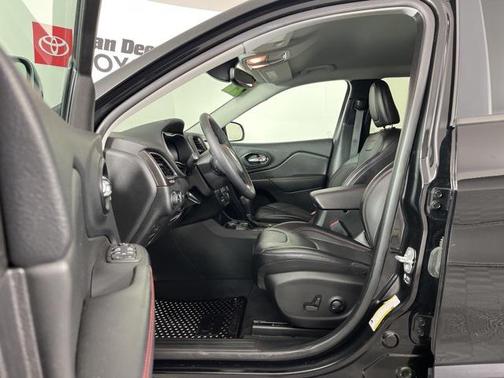 2022 Jeep Cherokee Trailhawk