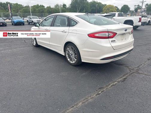 White Platinum Clearcoat Metallic 2013 Ford Fusion SE