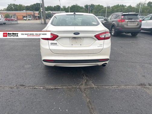 White Platinum Clearcoat Metallic 2013 Ford Fusion SE