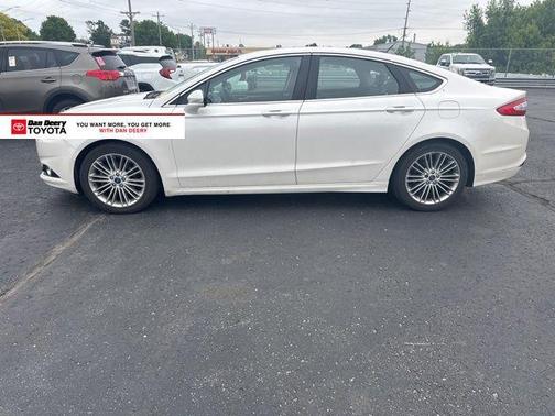 White Platinum Clearcoat Metallic 2013 Ford Fusion SE