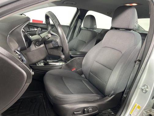 Silver Ice Metallic 2016 Chevrolet Malibu 1LT