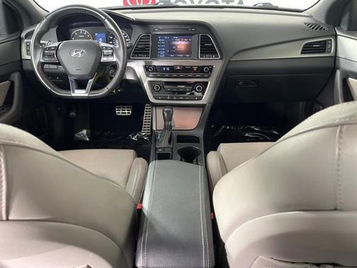 2017 Hyundai SONATA Sport 2.0T