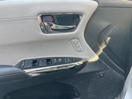 2016 Toyota Avalon Limited