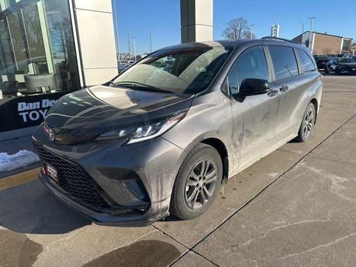 2025 Toyota Sienna XSE 7 Passenger