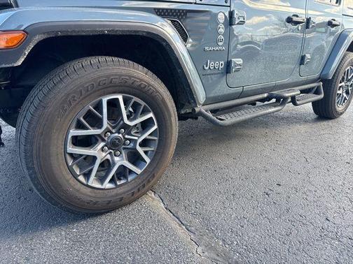 2024 Jeep Wrangler 4-Door Sahara 4x4