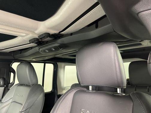 2024 Jeep Wrangler 4-Door Sahara 4x4