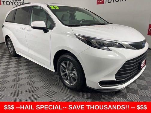 Ice Cap 2025 Toyota Sienna LE