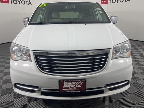 2015 Chrysler Town & Country Touring-L