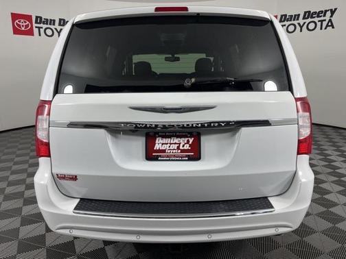 2015 Chrysler Town & Country Touring-L