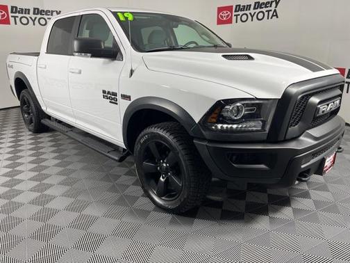2019 RAM 1500 SLT