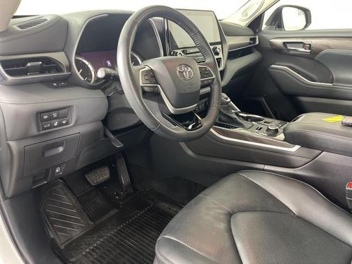 2022 Toyota Highlander Limited