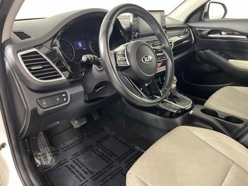 Snow White Pearl 2021 Kia Seltos EX