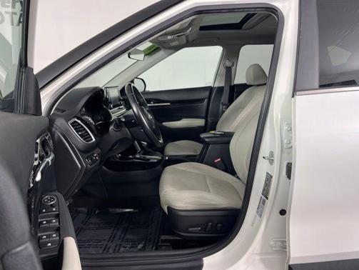 Snow White Pearl 2021 Kia Seltos EX