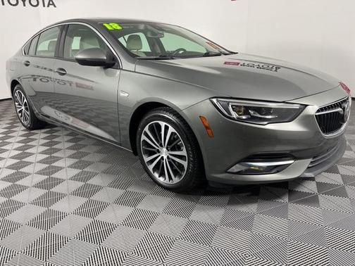 2018 Buick Regal Sportback Essence