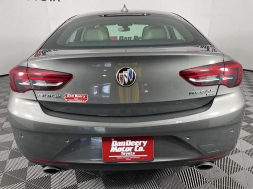 2018 Buick Regal Sportback Essence