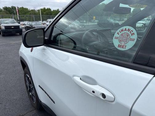 Bright White Clearcoat 2025 Jeep Compass Trailhawk