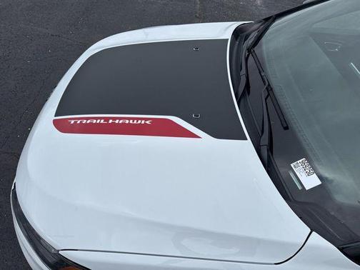Bright White Clearcoat 2025 Jeep Compass Trailhawk