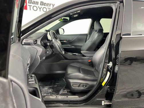 Black 2024 Toyota Venza XLE